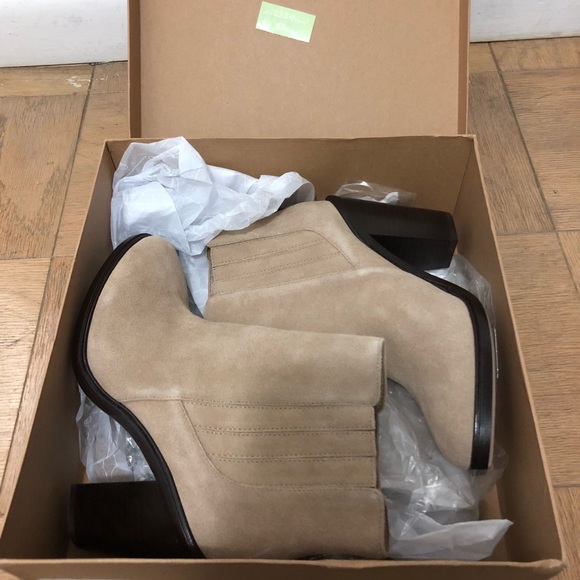 NWB joie natural suede booties - Picture 3 of 3